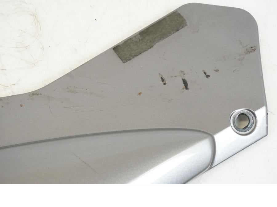 Vänster sida på Sidopanel från en Honda ST 1300 -2002 motorcykel.