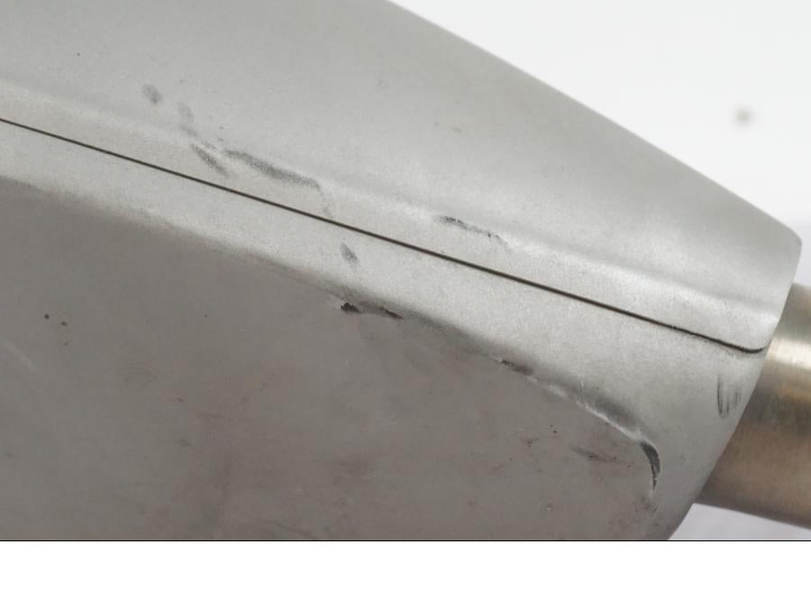 Snett uppifrån på Ljuddämpare från en BMW K 1600 GTL -2015 motorcykel.