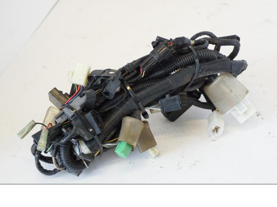 Snett uppifrån på Kabelstam från en Kawasaki ZR-7 -2001 motorcykel.