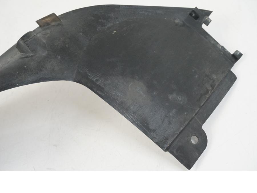 Snett nerifrån på Toppkåpa från en Yamaha YZF 1000 R1 -2006 motorcykel.