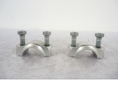 Höger sida på Styrfäste från en KTM 990 Super Duke -2006 motorcykel.