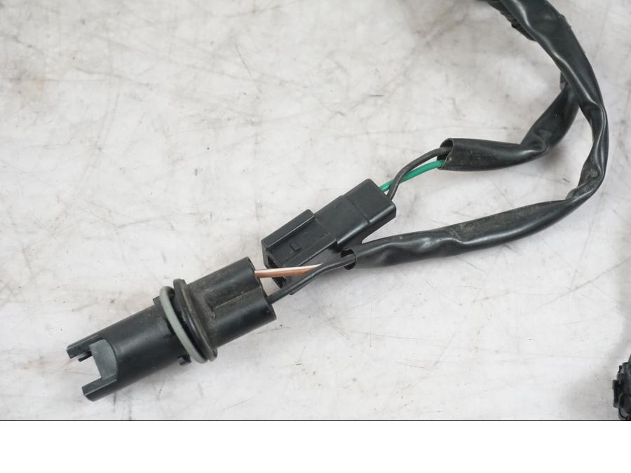 Extrabild3 på Kablage från en Kawasaki ZX-6R -2006 motorcykel.