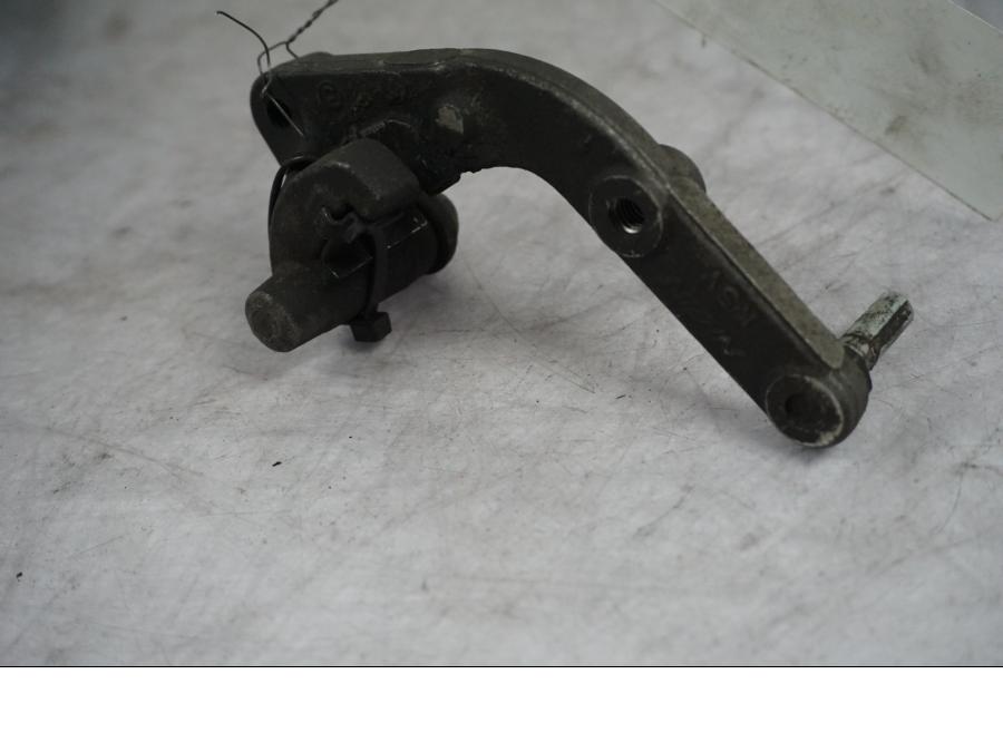 Baksidan på Bromsoksfäste från en Honda VFR 1200 -2012 motorcykel.