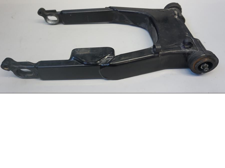 Framsidan på Sving från en H-D Touring Road King Classic FLHRCI -2008 motorcykel.