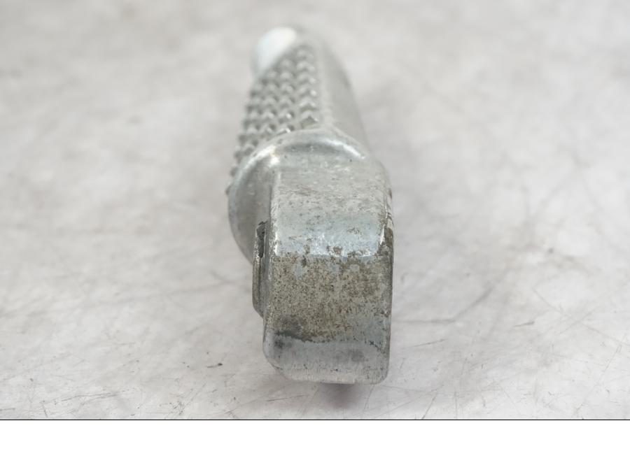 Extrabild2 på Fotpinne från en Kawasaki ZX-6R -2006 motorcykel.