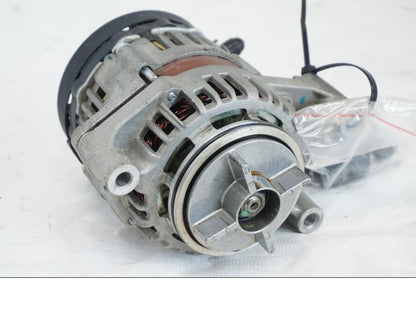 Höger sida på Generator från en BMW K 1600 -2015 motorcykel.