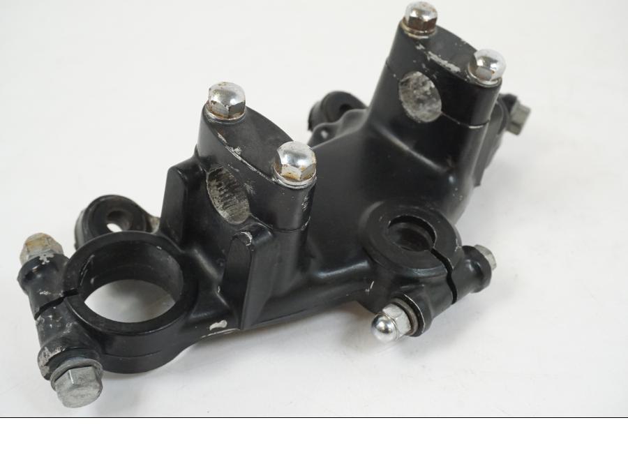 Höger sida på Gaffelkrona från en Suzuki GS 1000 -1978 motorcykel.