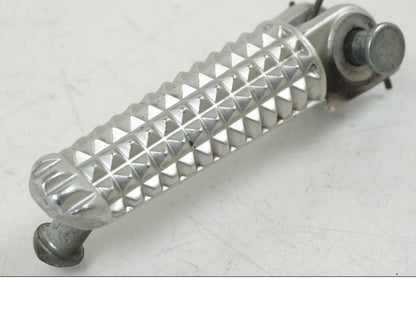 Vänster sida på Fotpinne från en Yamaha YZF 1000 R1 -2007 motorcykel.