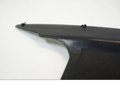 Höger sida på Toppkåpsinsida från en Yamaha YZF R6 -2006 motorcykel.