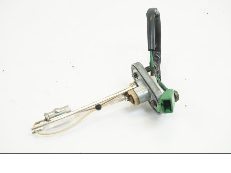 Framsidan på Bensinmätare från en Yamaha YZF R6 -1999 motorcykel.