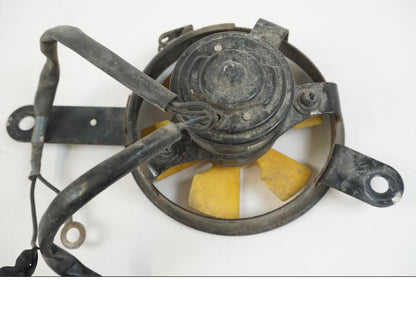 Snett uppifrån på Vattenkylfläkt från en Honda CBR 125 R -2006 motorcykel.