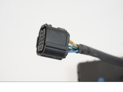 Vänster sida på Control Unit från en Triumph Trident -2021 motorcykel.