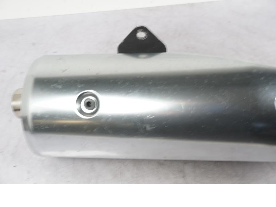 Höger sida på Ljuddämpare från en Honda CBR 500 R -2013 motorcykel.