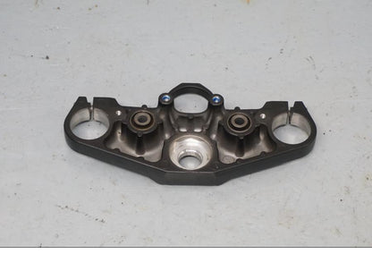 Baksidan på Gaffelkrona från en Yamaha XJ 6 -2011 motorcykel.