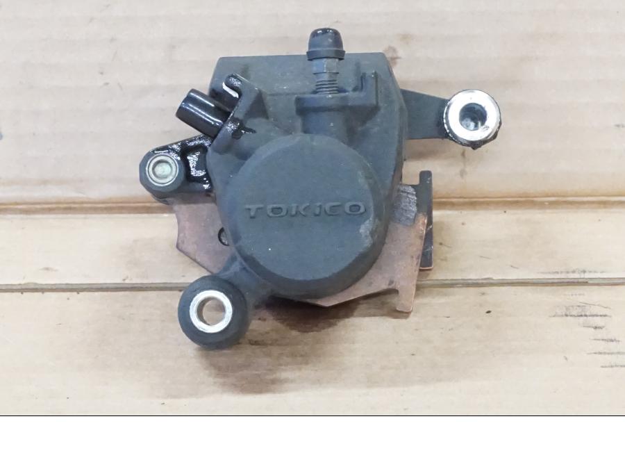 Framsidan på Bromsok från en Suzuki GSX-R 750 -2009 motorcykel.