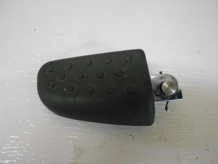 Framsidan på Fotpinne från en BMW K 1200 LT -2007 motorcykel.