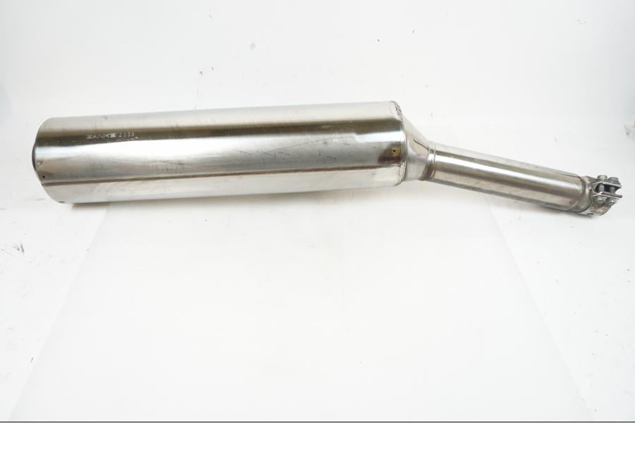 Framsidan på Ljuddämpare från en Honda CBR 1100 XX -2000 motorcykel.