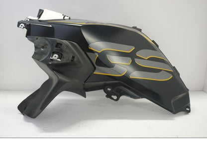 Framsidan på Bensintankskåpa från en BMW R 1250 GS -2019 motorcykel.