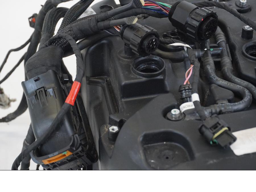 Extrabild4 på Spjällhus från en Ducati Streetfighter V4 -2020 motorcykel.