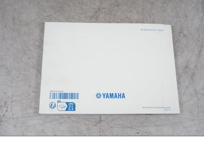 Baksidan på Instruktionsbok från en Yamaha MT-09 -2024 motorcykel.