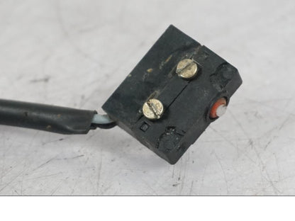 Vänster sida på Bromsljuskontakt från en KTM 690 SM R -2009 motorcykel.