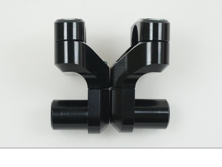 Vänster sida på Styrfäste från en Universal Universal -2024 moped.