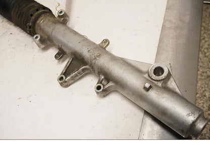 Snett uppifrån på Gaffelben från en Triumph Tiger -2004 motorcykel.