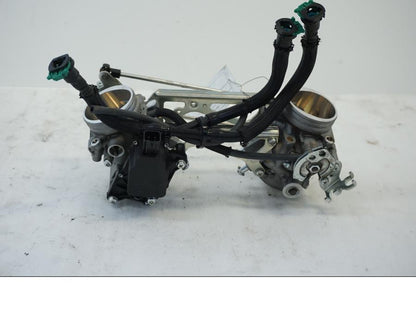 Framsidan på Spjällhus från en Suzuki DL 1000 -2016 motorcykel.