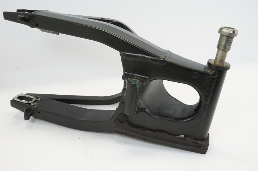 Snett nerifrån på Sving från en Suzuki GSX 1300 R -2008 motorcykel.