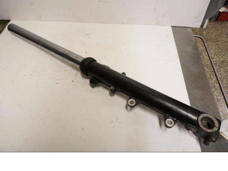 Framsidan på Gaffelben från en BMW K 75 -1991 motorcykel.