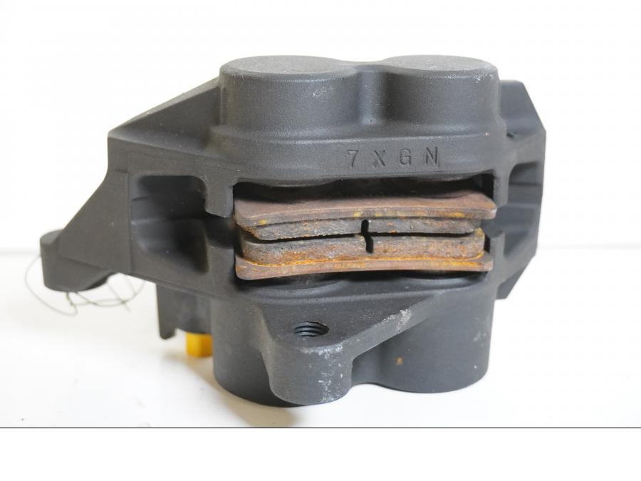 Höger sida på Bromsok från en Yamaha TDM 900 -2008 motorcykel.