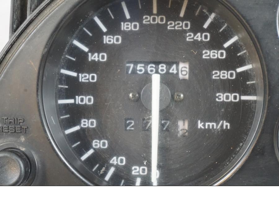 Vänster sida på Instrumentpanel från en Honda CBR 1000 F -1999 motorcykel.