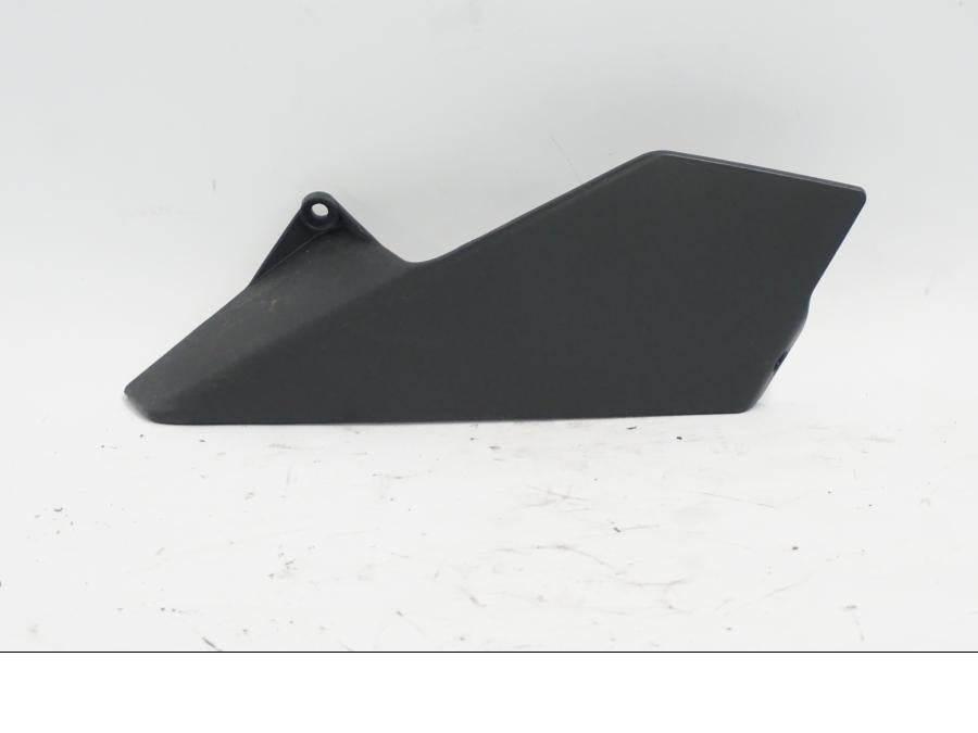 Framsidan på Sidkåpa från en KTM 790 Duke -2018 motorcykel.