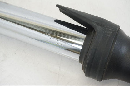 Vänster sida på Gaffelben från en Yamaha XSR 700 -2016 motorcykel.