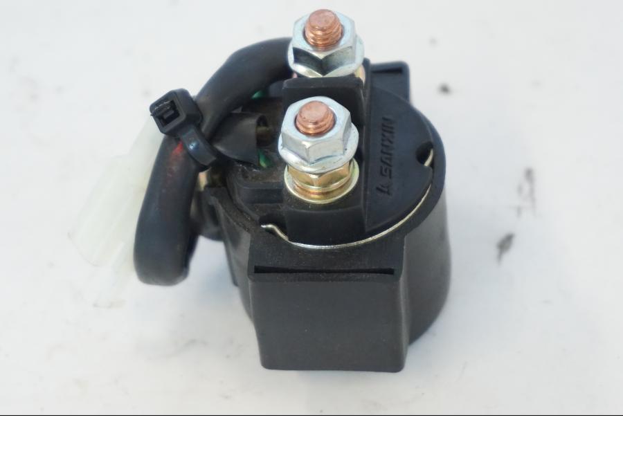 Baksidan på Startrelä från en Kymco Agility 125 -2019 scooter.