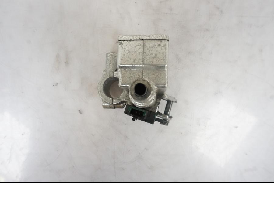 Snett uppifrån på Kopplingshuvudcylinder från en Kawasaki VN 1500 -2003 motorcykel.