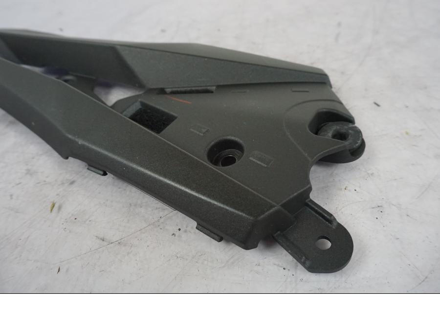 Baksidan på Sidopanel från en Kawasaki Z 800 -2014 motorcykel.