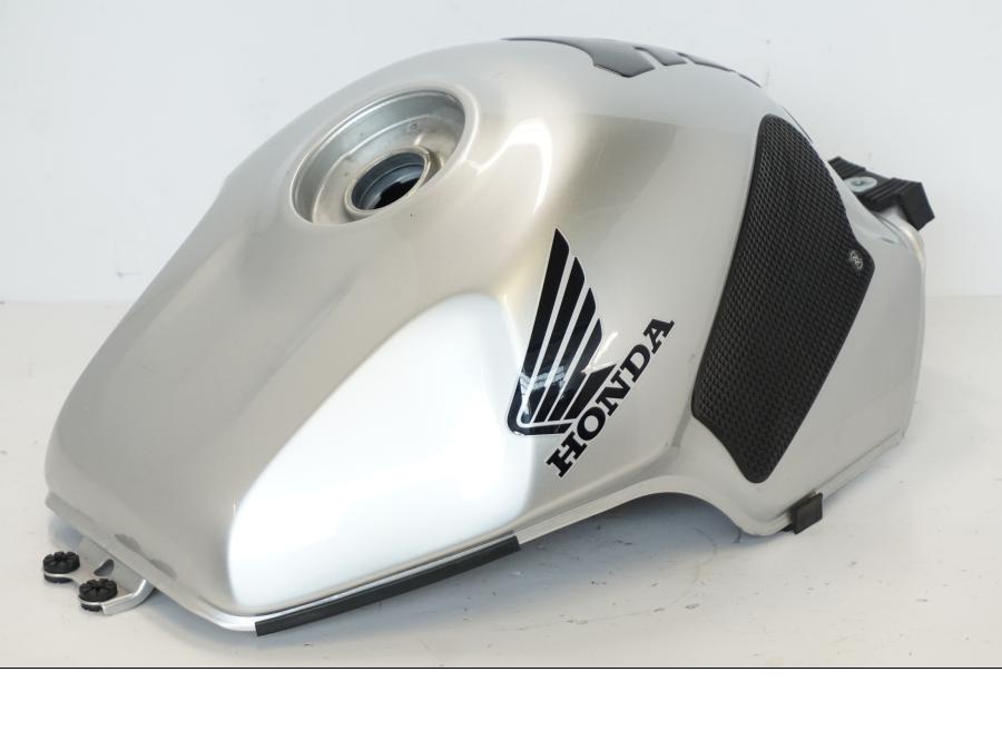 Baksidan på Bensintank från en Honda CBR 900 RR -2001 motorcykel.