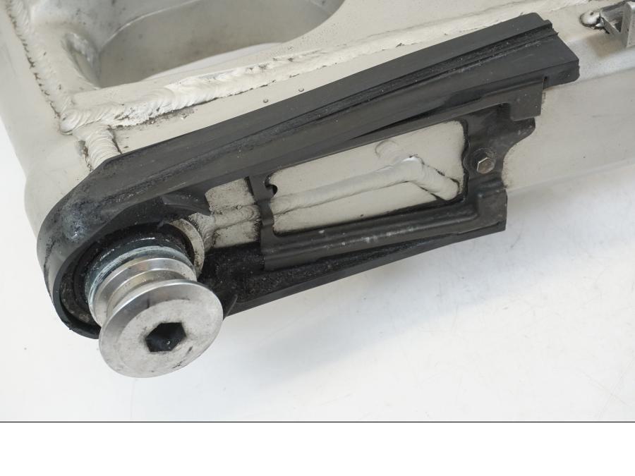 Baksidan på Sving från en Kawasaki ZX-12R -2000 motorcykel.