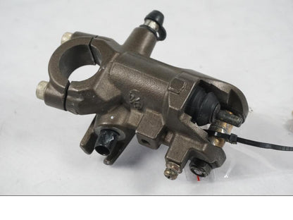 Höger sida på Bromshuvudcylinder från en Kawasaki ZX-6R -2005 motorcykel.