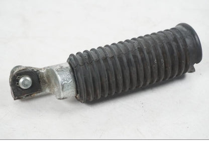 Snett nerifrån på Fotpinne från en H-D Softail FXCW Rocker -2008 motorcykel.