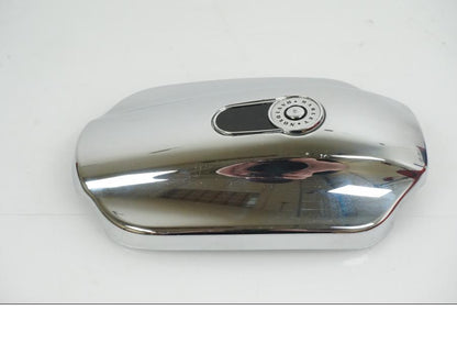 Baksidan på Bensintankkonsoll från en H-D Softail Breakout FXSB -2016 motorcykel.