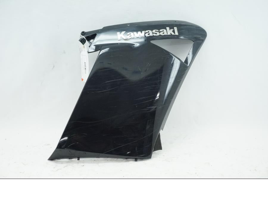 Framsidan på Sidkåpa från en Kawasaki GTR 1400 -2008 motorcykel.