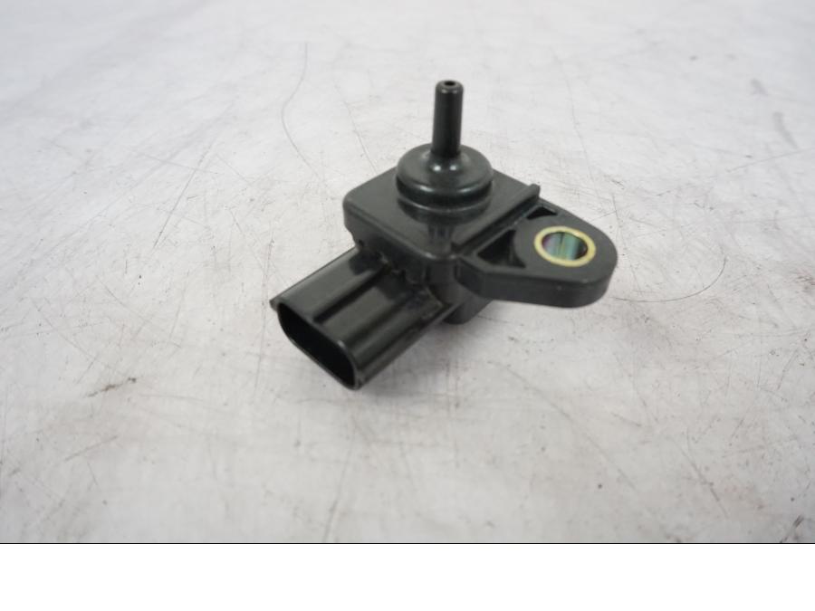 Framsidan på Mapsensor från en Kawasaki VN 1500 -2003 motorcykel.