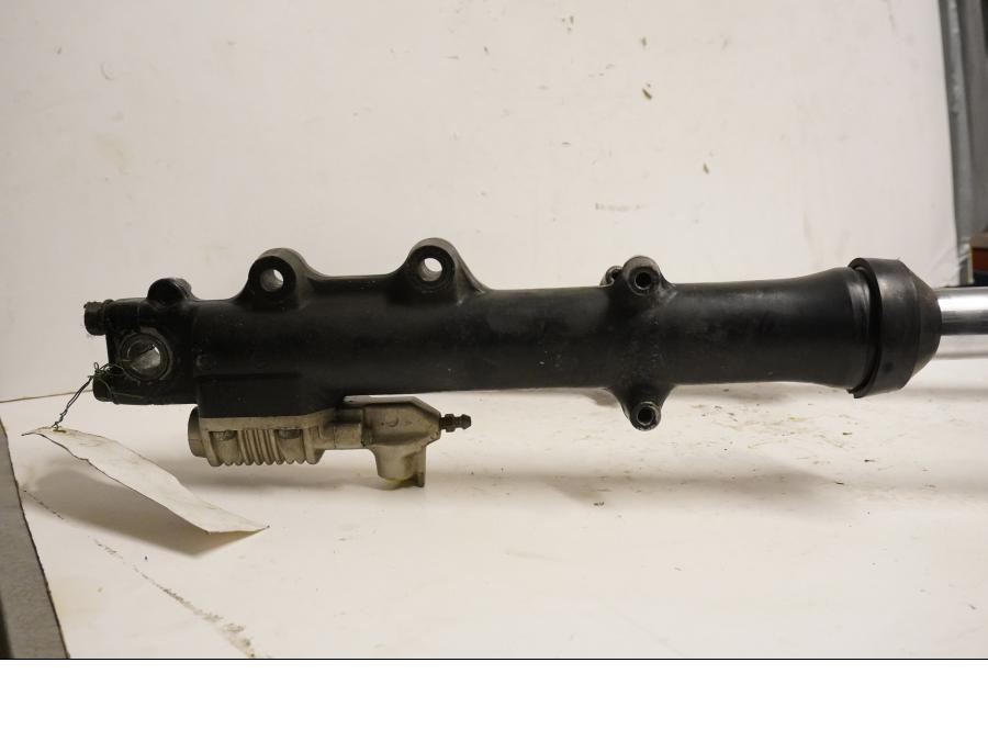 Extrabild1 på Gaffelpaket från en Suzuki GSX 400 -1984 motorcykel.