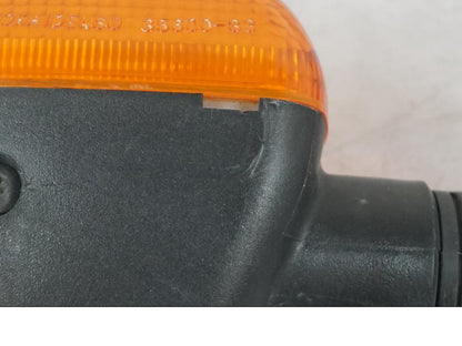 Snett uppifrån på Blinkers från en Suzuki SV 650 -1999 motorcykel.