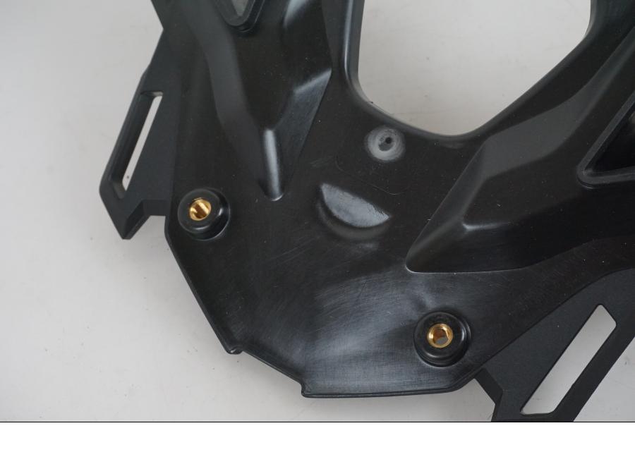 Baksidan på Pakethållare från en BMW R 1250 GS -2023 motorcykel.