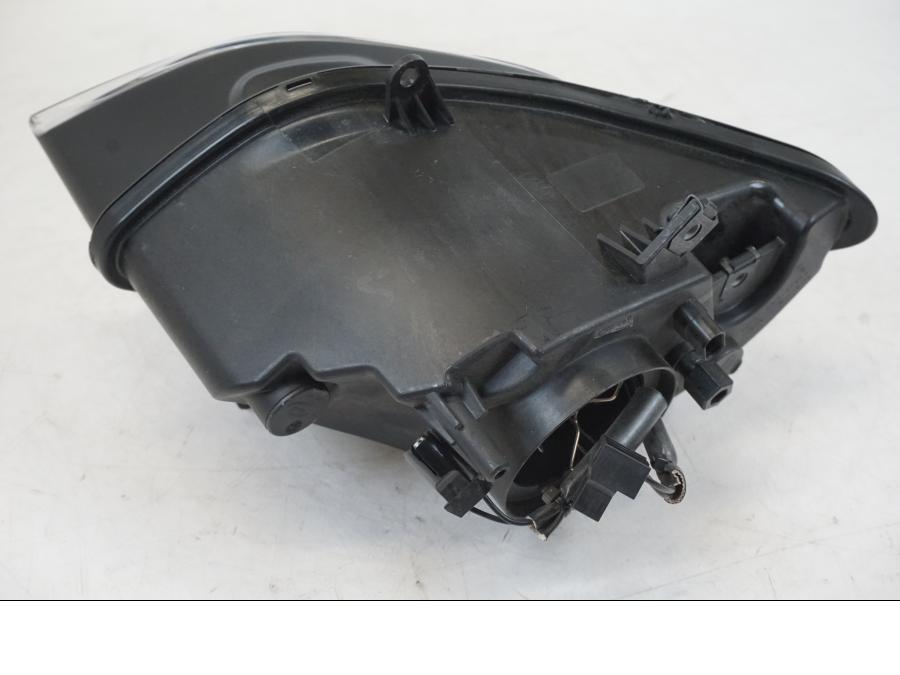 Höger sida på Strålkastare från en BMW R 1200 RS -2014 motorcykel.