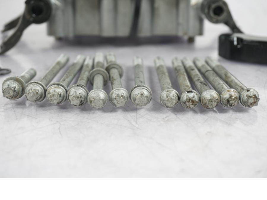 Höger sida på Kamaxelöverfall från en BMW R NineT -2017 motorcykel.