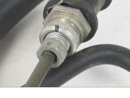 Vänster sida på Bromsledning från en Suzuki VZR 1800 -2009 motorcykel.